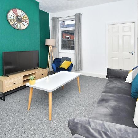 The Yellow Door By Avenew Management Serviced Accommodation Stoke-on-Trent Extérieur photo