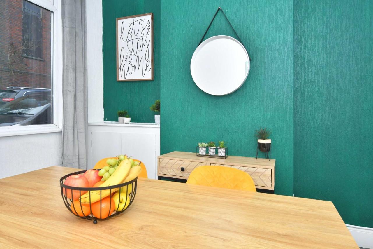 The Yellow Door By Avenew Management Serviced Accommodation Stoke-on-Trent Extérieur photo