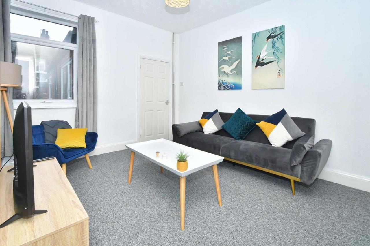 The Yellow Door By Avenew Management Serviced Accommodation Stoke-on-Trent Extérieur photo