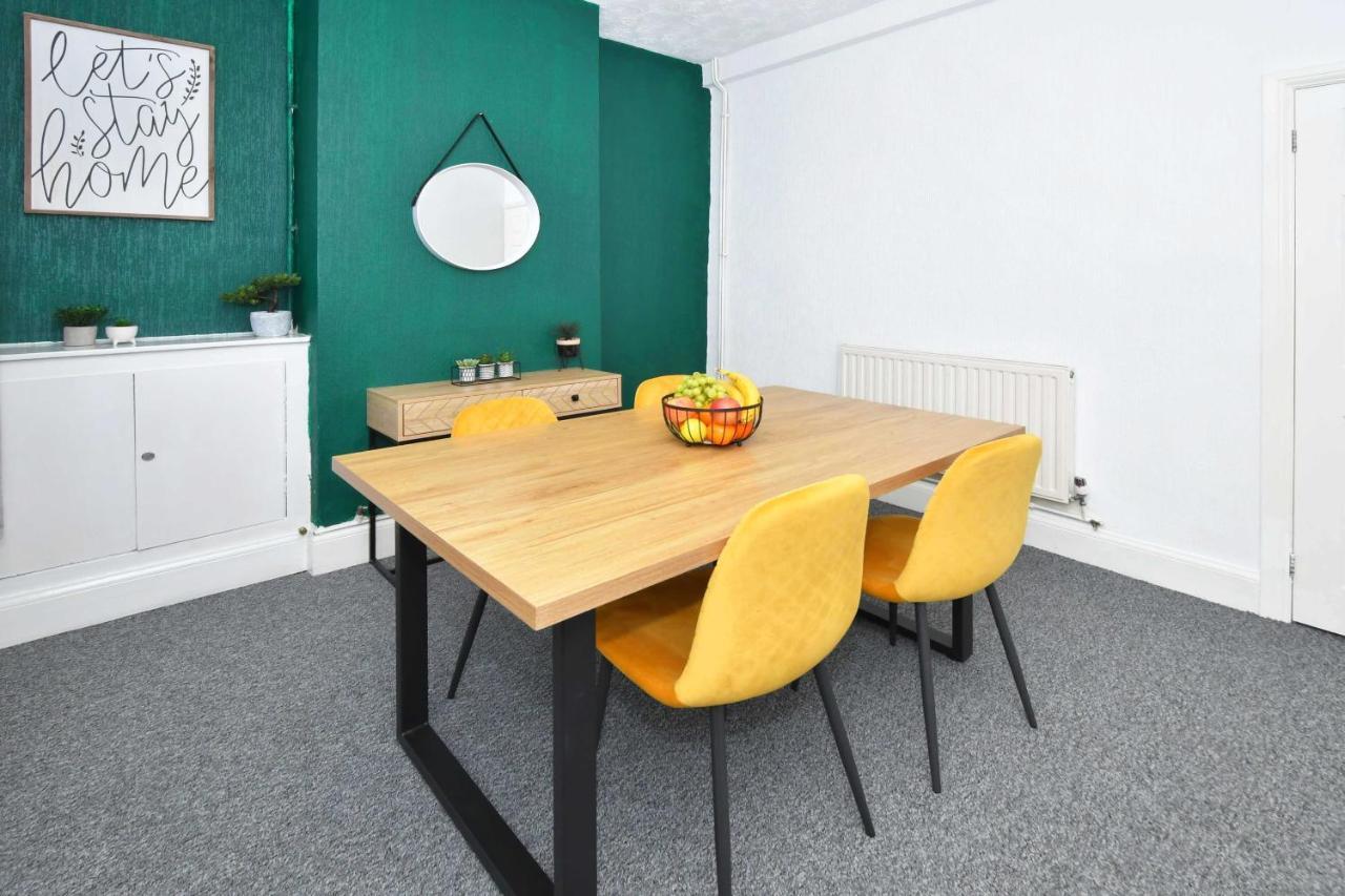 The Yellow Door By Avenew Management Serviced Accommodation Stoke-on-Trent Extérieur photo