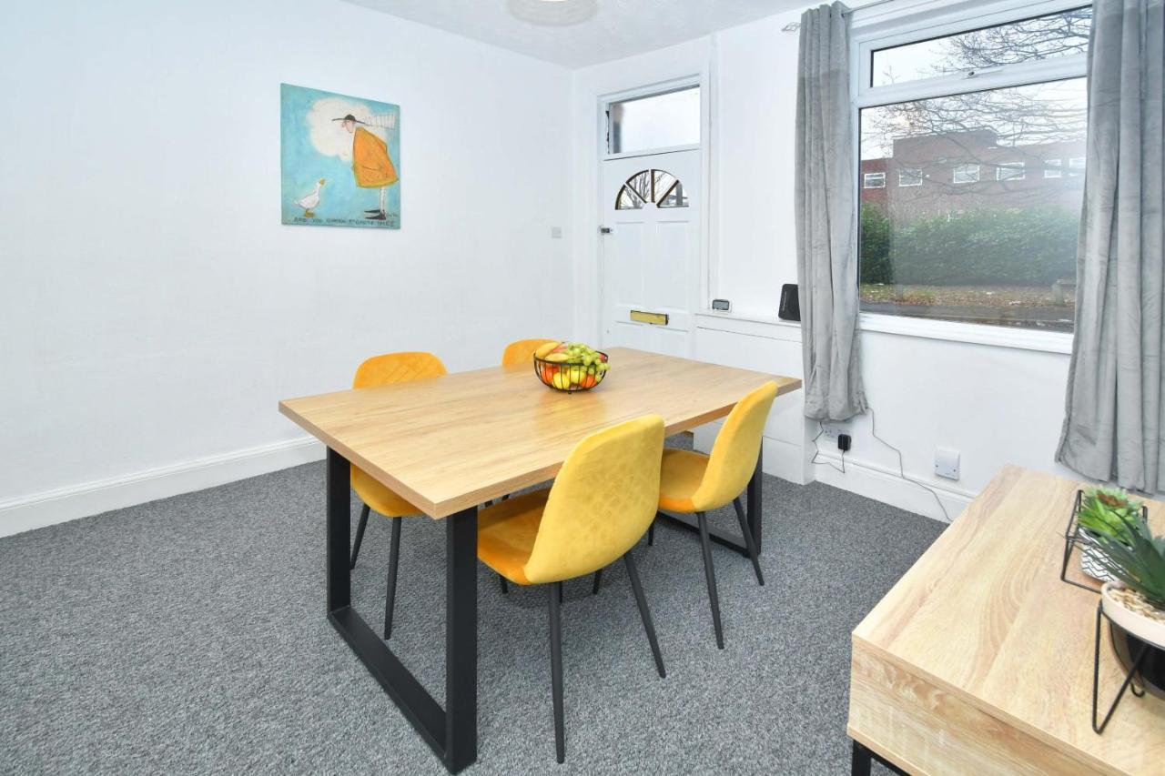The Yellow Door By Avenew Management Serviced Accommodation Stoke-on-Trent Extérieur photo