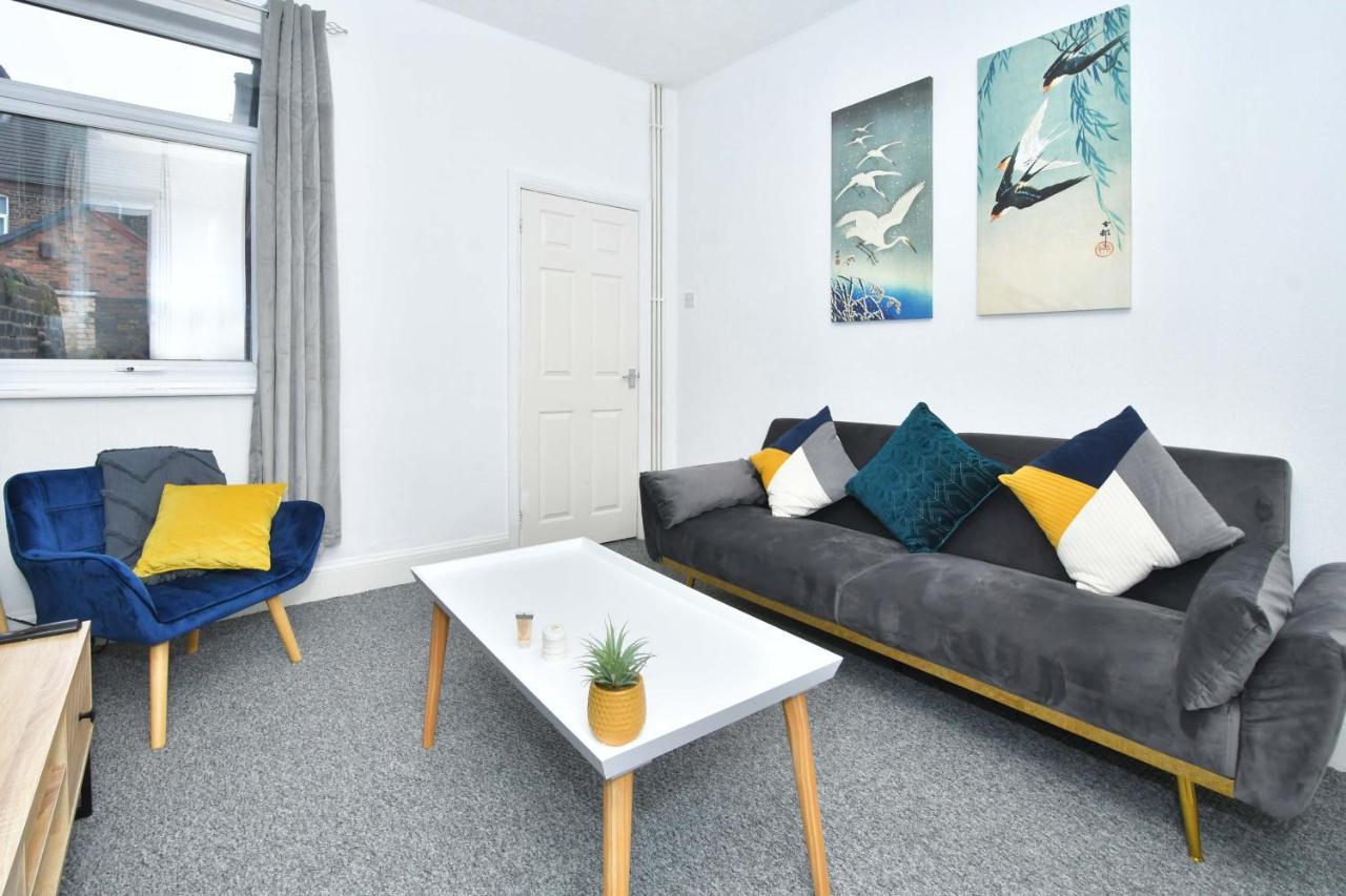 The Yellow Door By Avenew Management Serviced Accommodation Stoke-on-Trent Extérieur photo