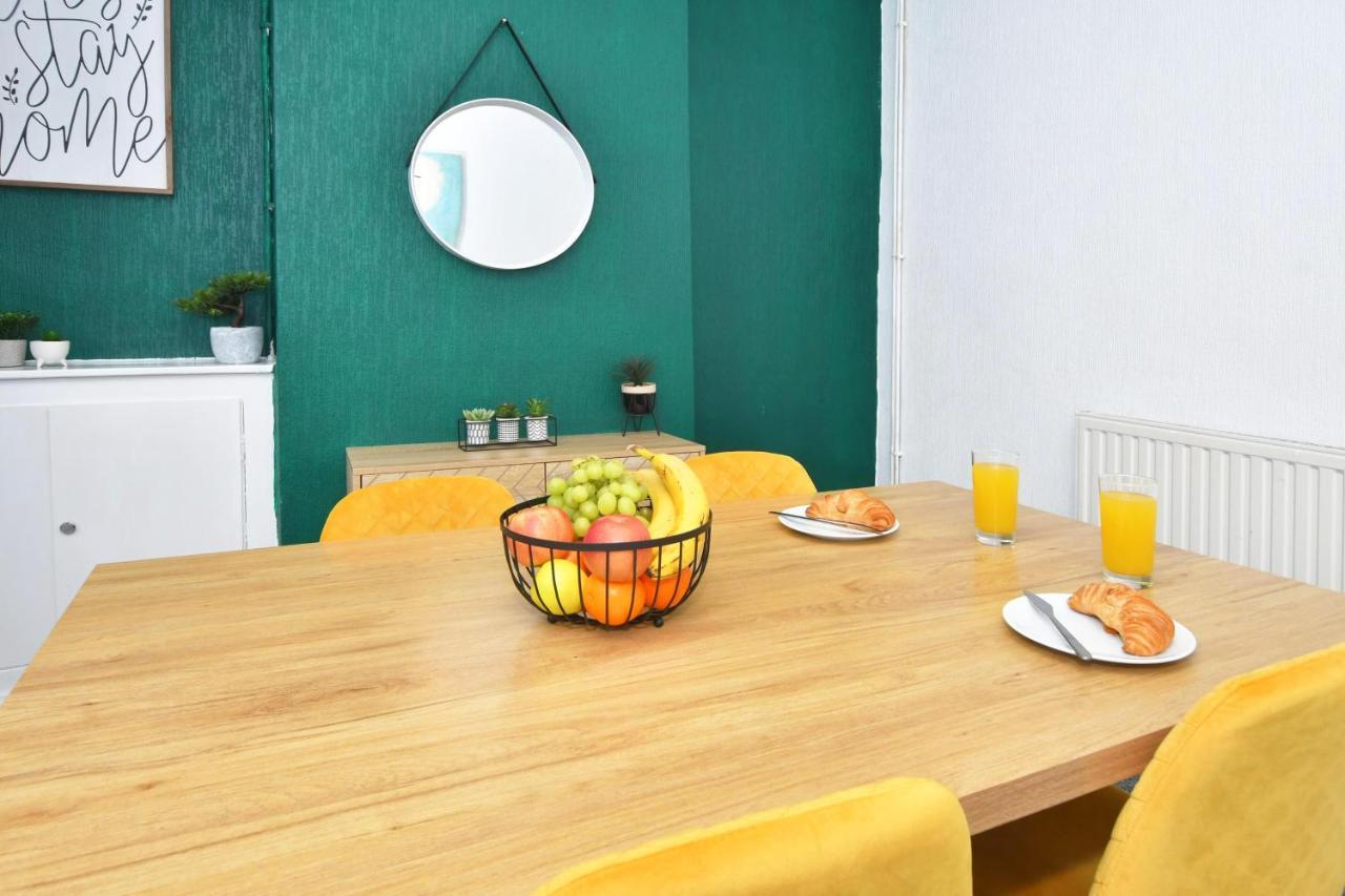 The Yellow Door By Avenew Management Serviced Accommodation Stoke-on-Trent Extérieur photo