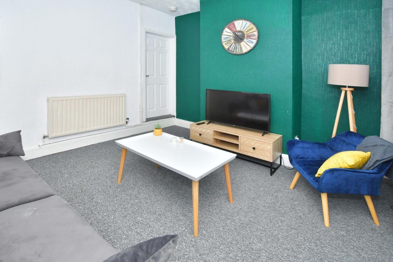 The Yellow Door By Avenew Management Serviced Accommodation Stoke-on-Trent Extérieur photo