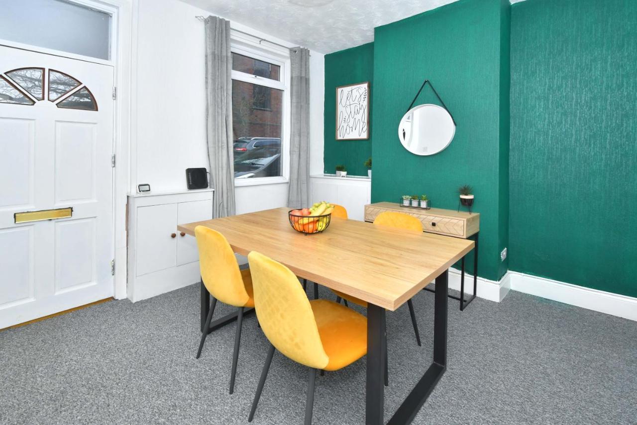 The Yellow Door By Avenew Management Serviced Accommodation Stoke-on-Trent Extérieur photo
