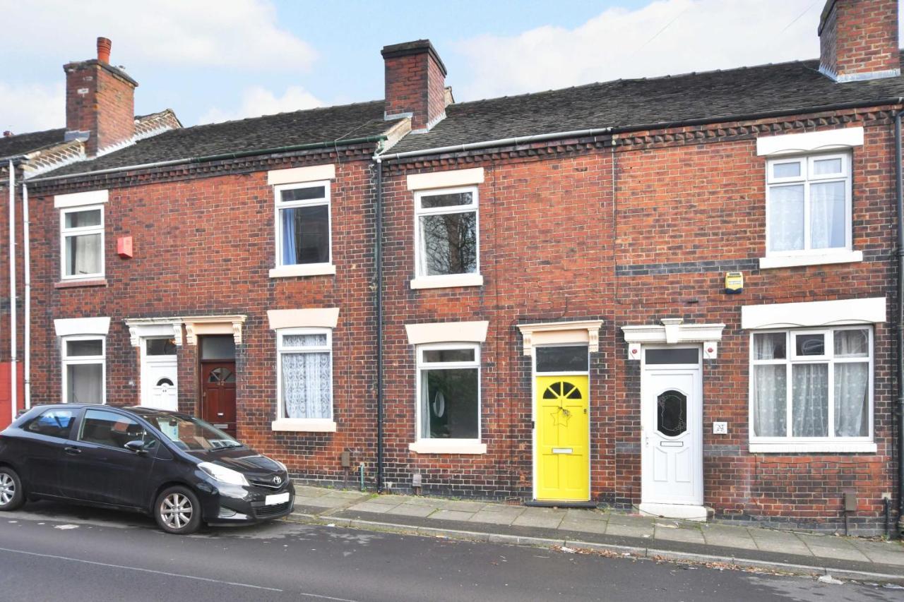 The Yellow Door By Avenew Management Serviced Accommodation Stoke-on-Trent Extérieur photo
